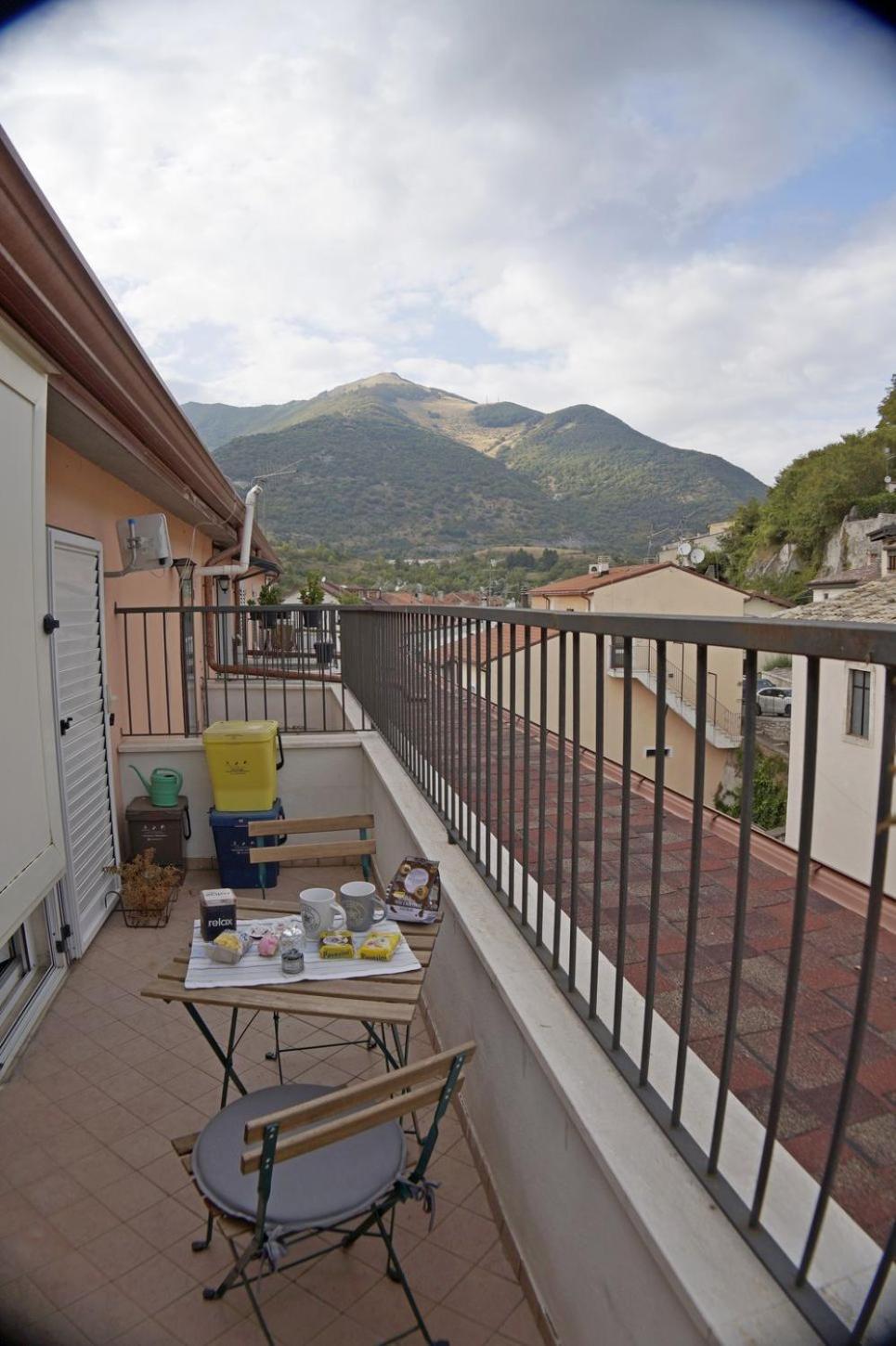 Casa Vacanze Donna Lucia Castel Di Sangro Exterior foto